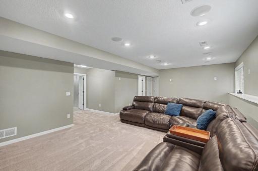 16535 Eventide Way, Lakeville, MN 55044