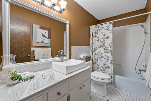 12600 Parkwood Drive, 316, Burnsville, MN 55337