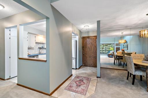 12600 Parkwood Drive, 316, Burnsville, MN 55337