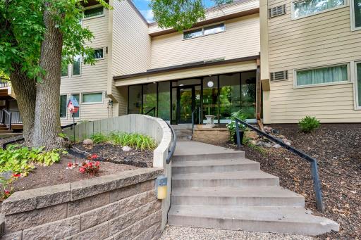 12600 Parkwood Drive, 316, Burnsville, MN 55337