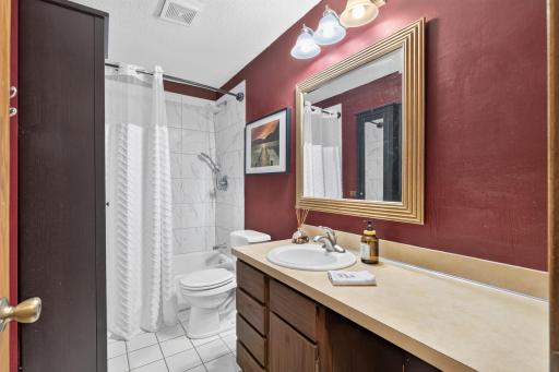 13616 W 137th Place, Burnsville, MN 55337