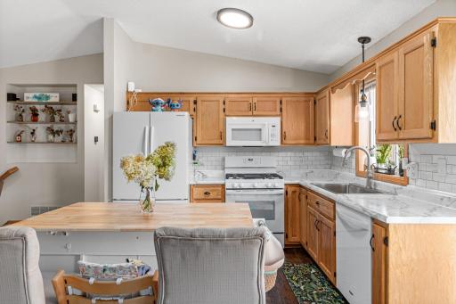 4762 Blanding Ct-9.jpg