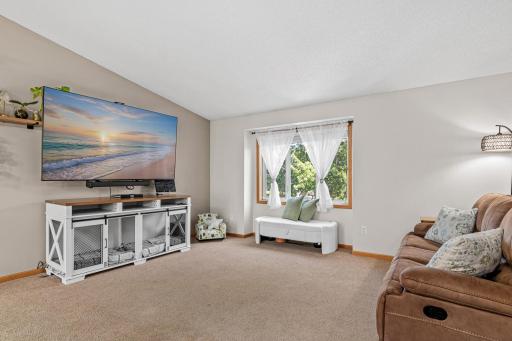 4762 Blanding Ct-2.jpg
