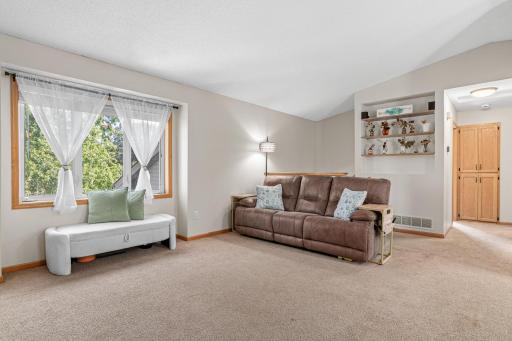 4762 Blanding Ct-3.jpg