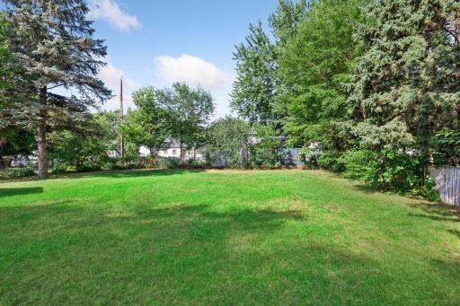 3827 Welcome Avenue North - Spacecrafting - 0044.jpg