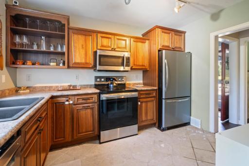 4631 London Road, Duluth, MN 55804