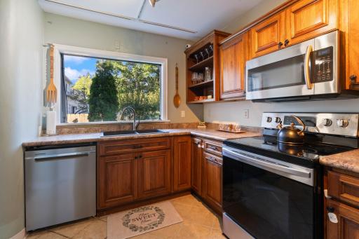 4631 London Road, Duluth, MN 55804