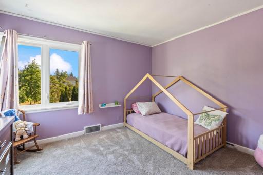 4631 London Road, Duluth, MN 55804