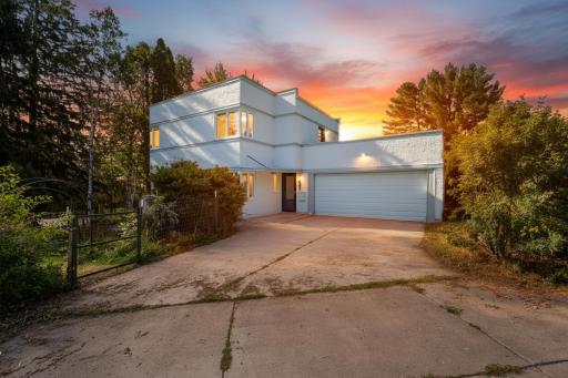 4631 London Road, Duluth, MN 55804