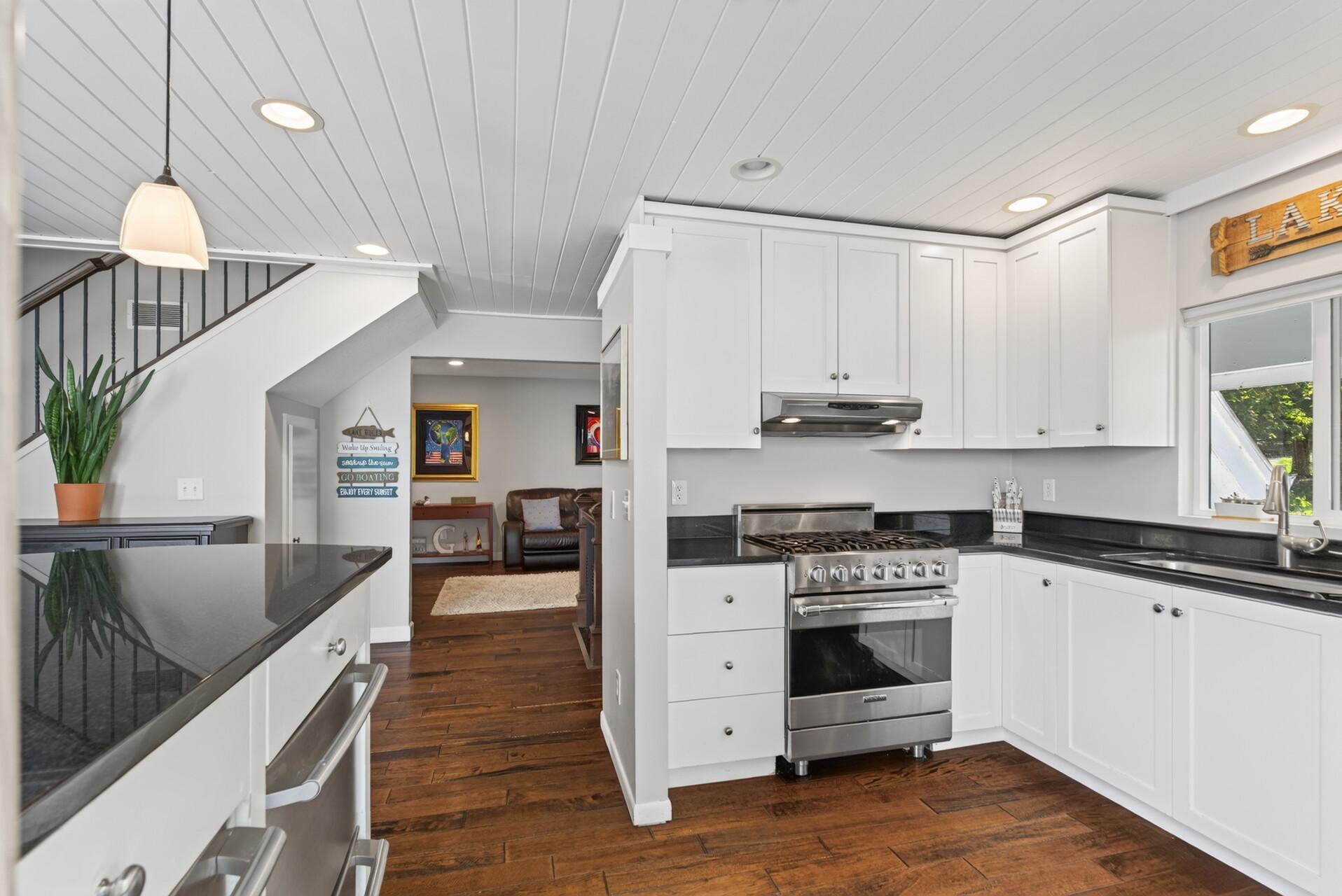 23_2937_Lake_Shore23_mls.jpg