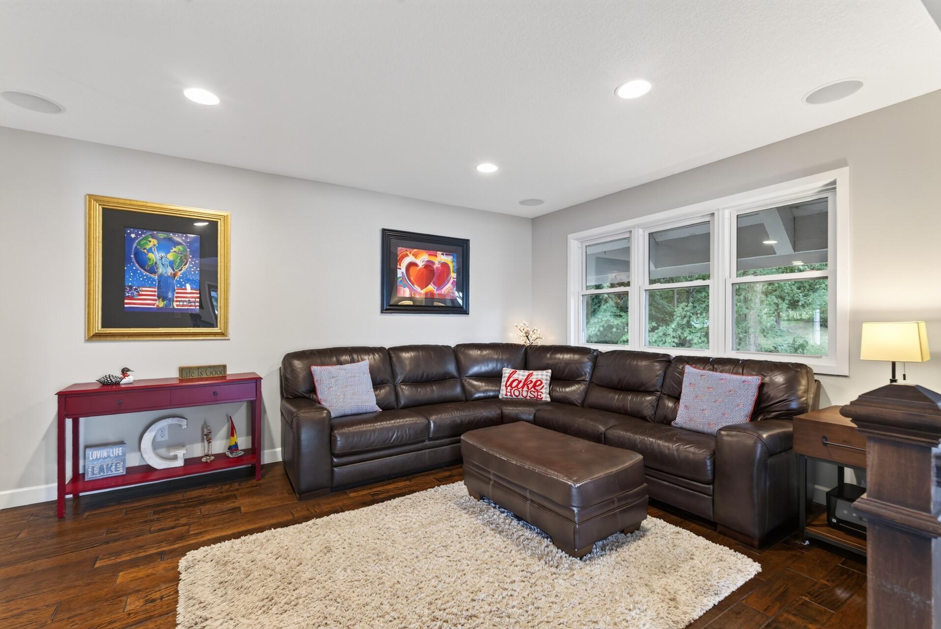 11_2937_Lake_Shore11_mls.jpg