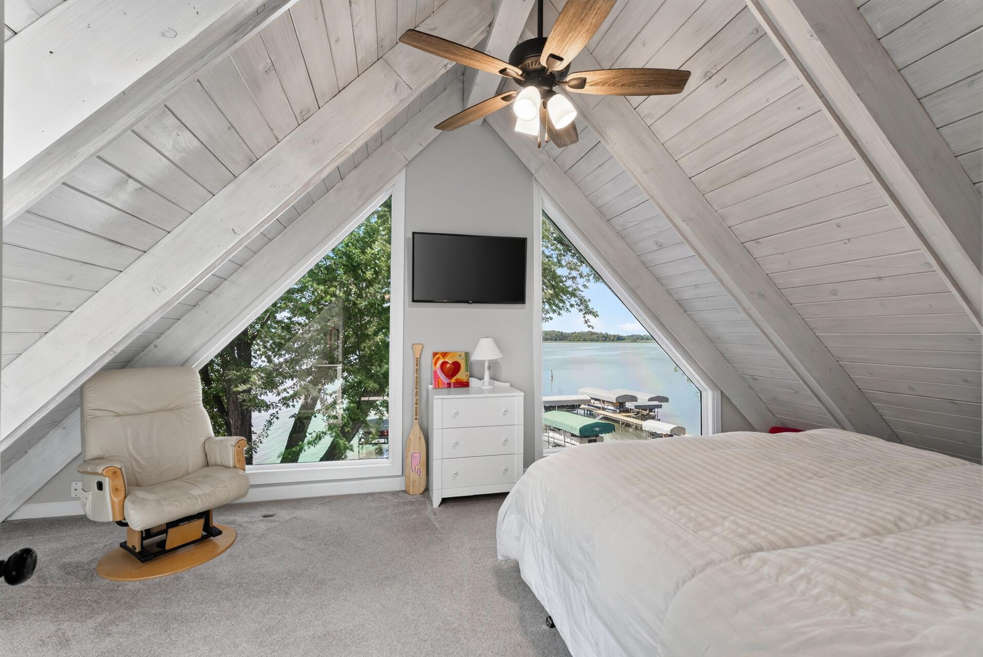 32_2937_Lake_Shore32_mls.jpg