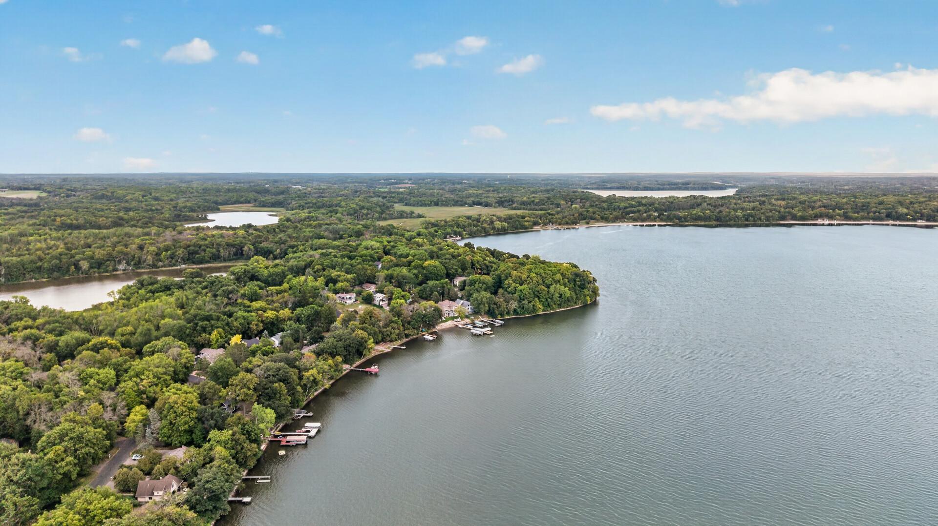 69_2937_Lake_Shore69_mls.jpg