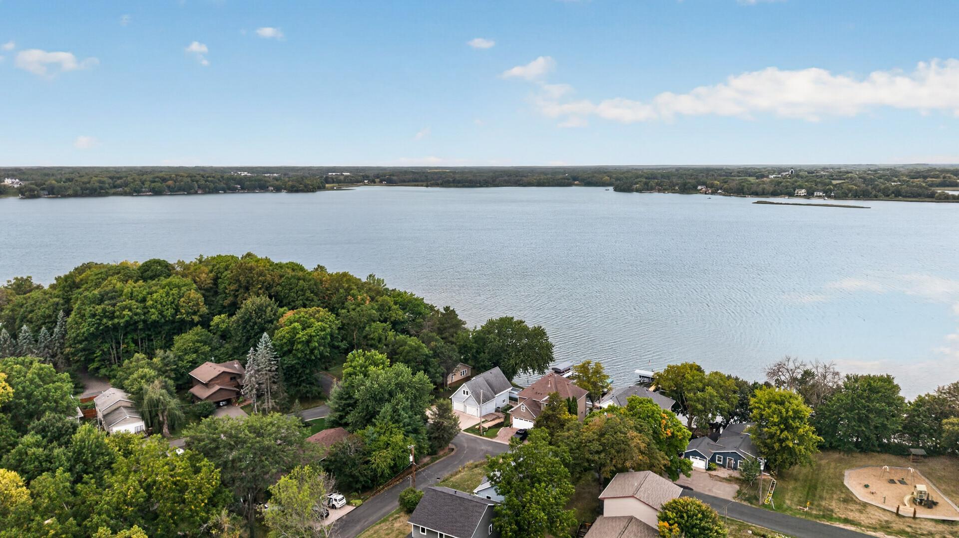 61_2937_Lake_Shore61_mls.jpg