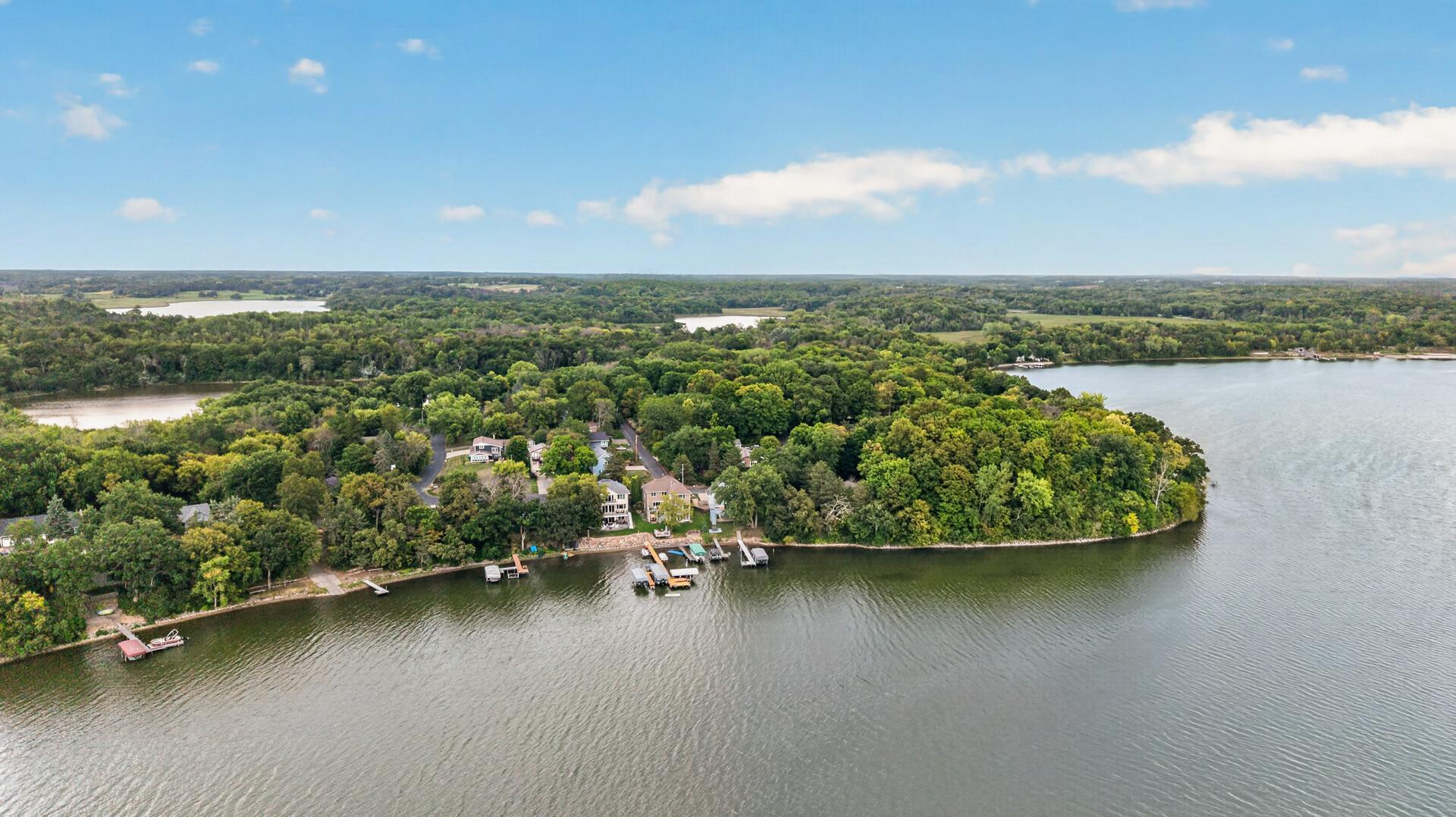 70_2937_Lake_Shore70_mls.jpg