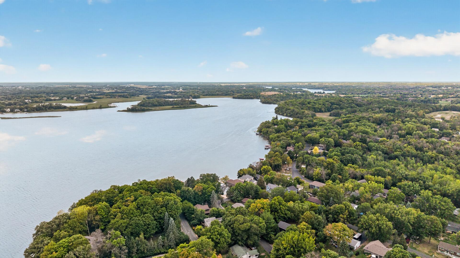 66_2937_Lake_Shore66_mls.jpg