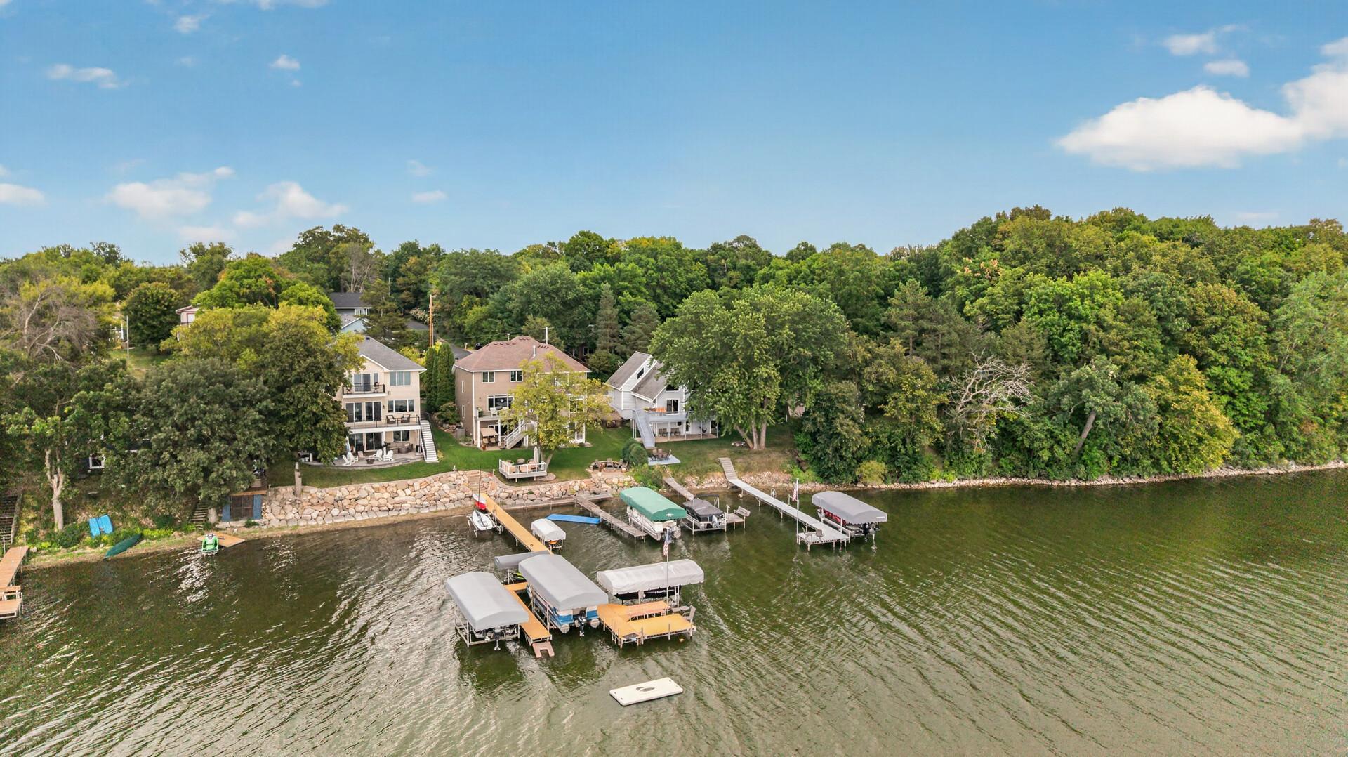 71_2937_Lake_Shore71_mls.jpg
