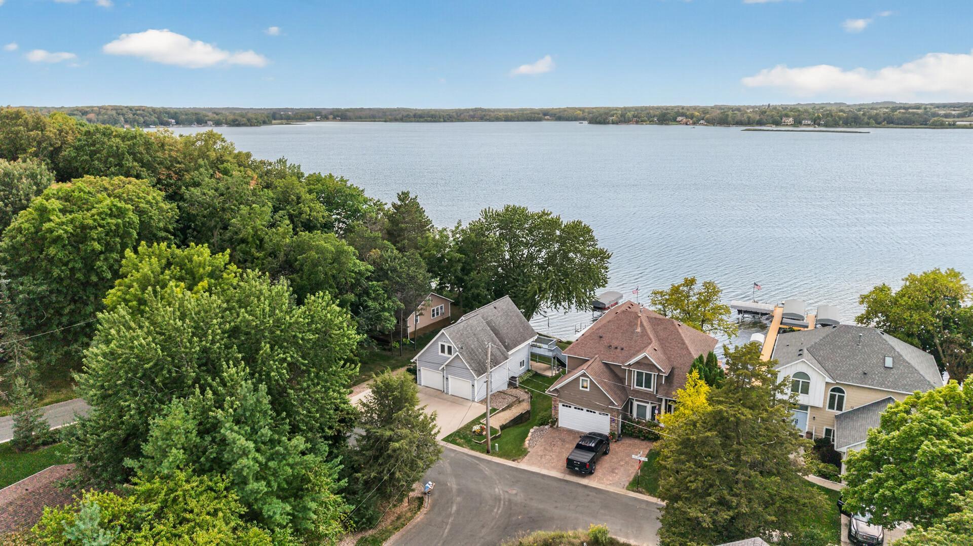76_2937_Lake_Shore76_mls.jpg