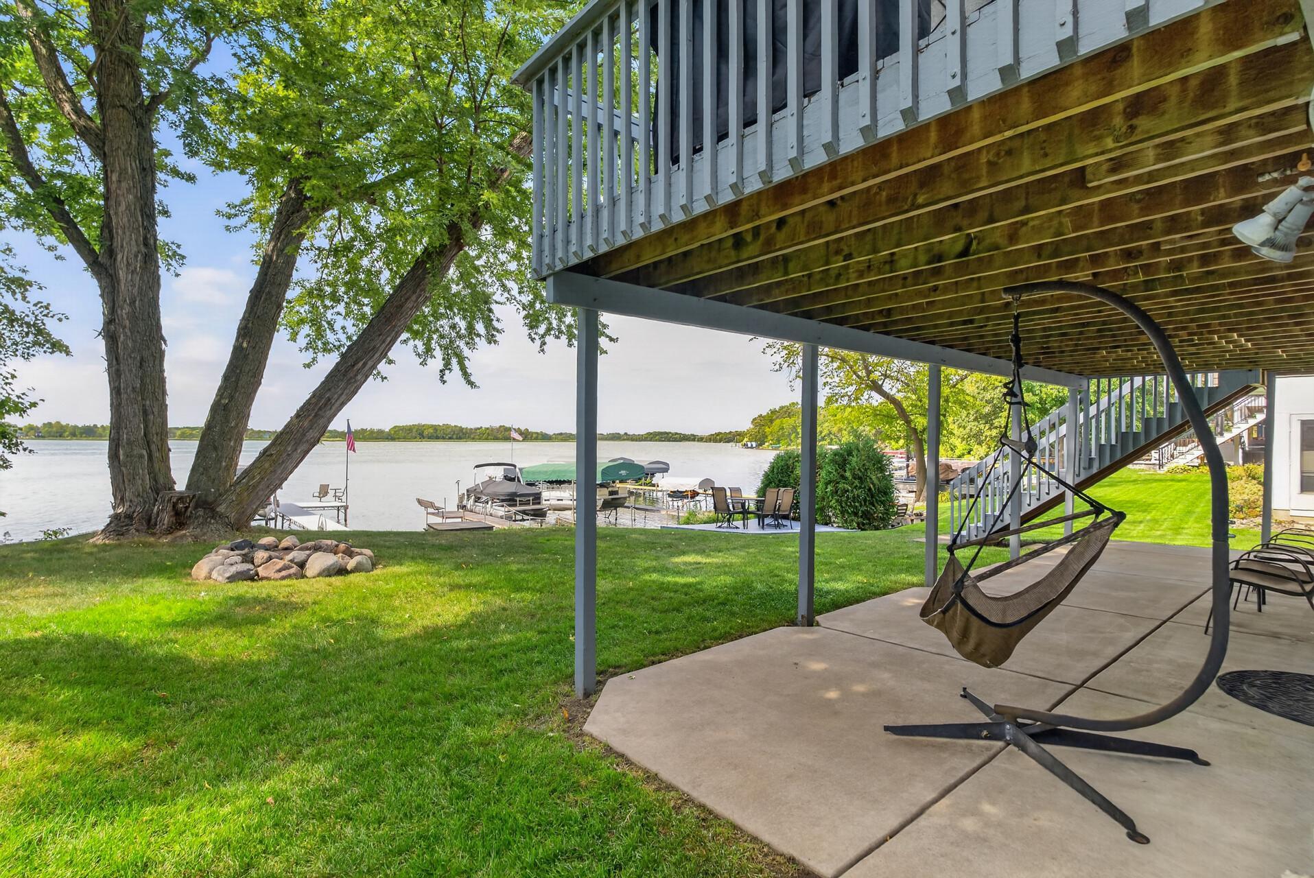 49_2937_Lake_Shore49_mls.jpg