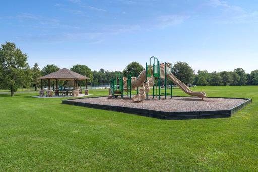 North Oaks Community Playground & Picnic Shelter offers a wonderful gathering space for outdoor fun, family picnics & neighborhood events. Residents also enjoy access to add'l tennis, pickleball & sports fields throughout the community.