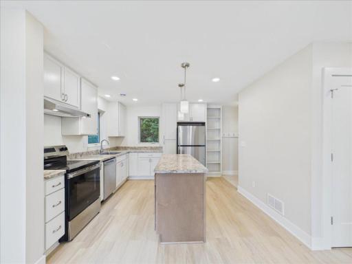 2911 N 4th Street, Minneapolis, MN 55411