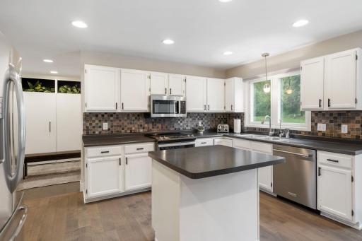 16422 Millford Drive, Eden Prairie, MN 55347