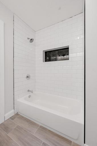 2715 17th Avenue E, North Saint Paul, MN 55109
