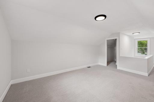 2715 17th Avenue E, North Saint Paul, MN 55109