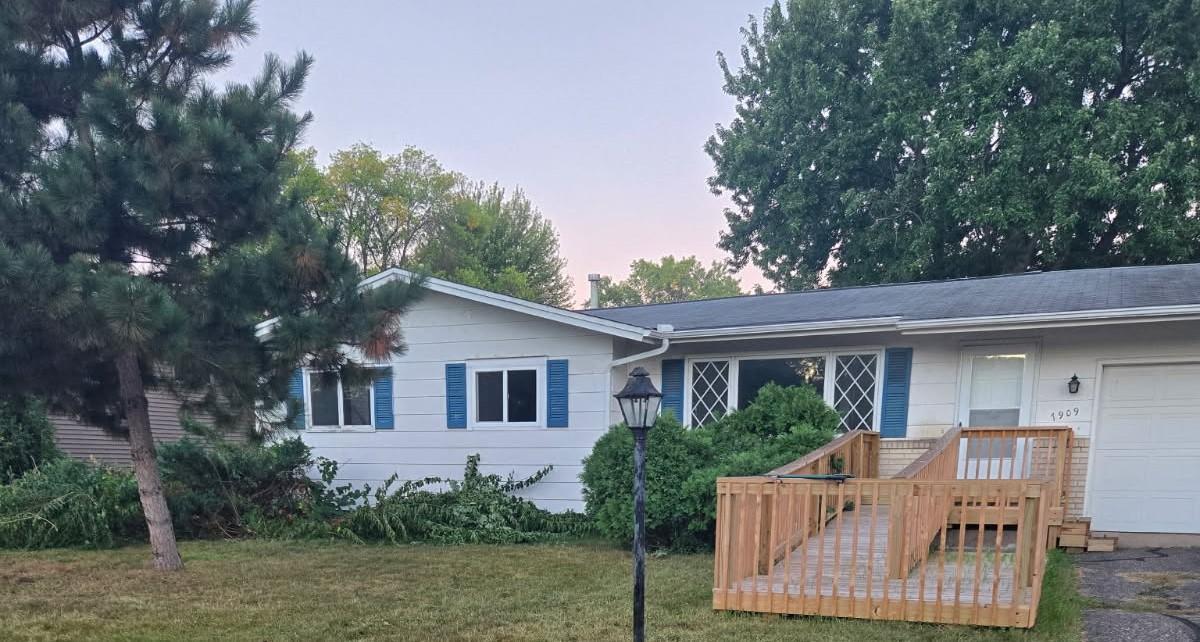 Photo for 7909 Brunswick Avenue N, Brooklyn Park, MN 55443 - Listing #7139525 Photo 1