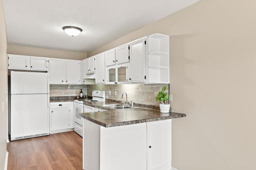 25-print-1716_Woodgate_Lane_Eagan_07694.jpg
