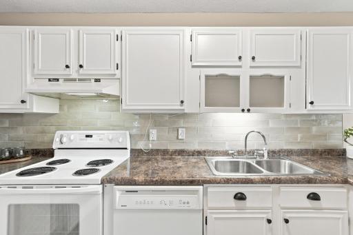 29-print-1716_Woodgate_Lane_Eagan_07704.jpg