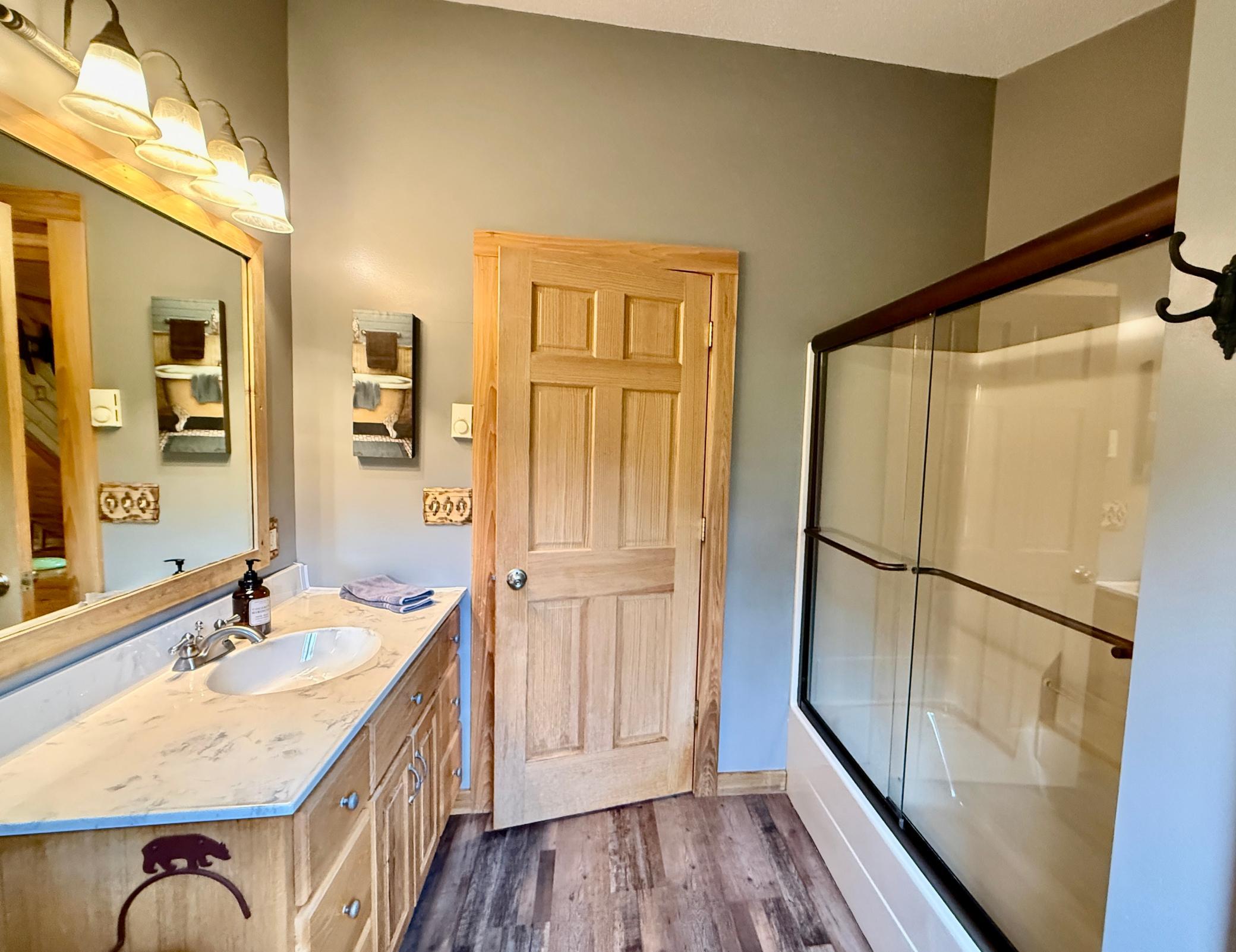 bathroom 3.jpeg