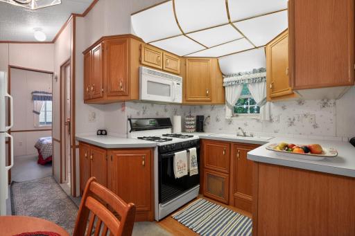 2902_216th_St-Kitchen-St-6.jpg