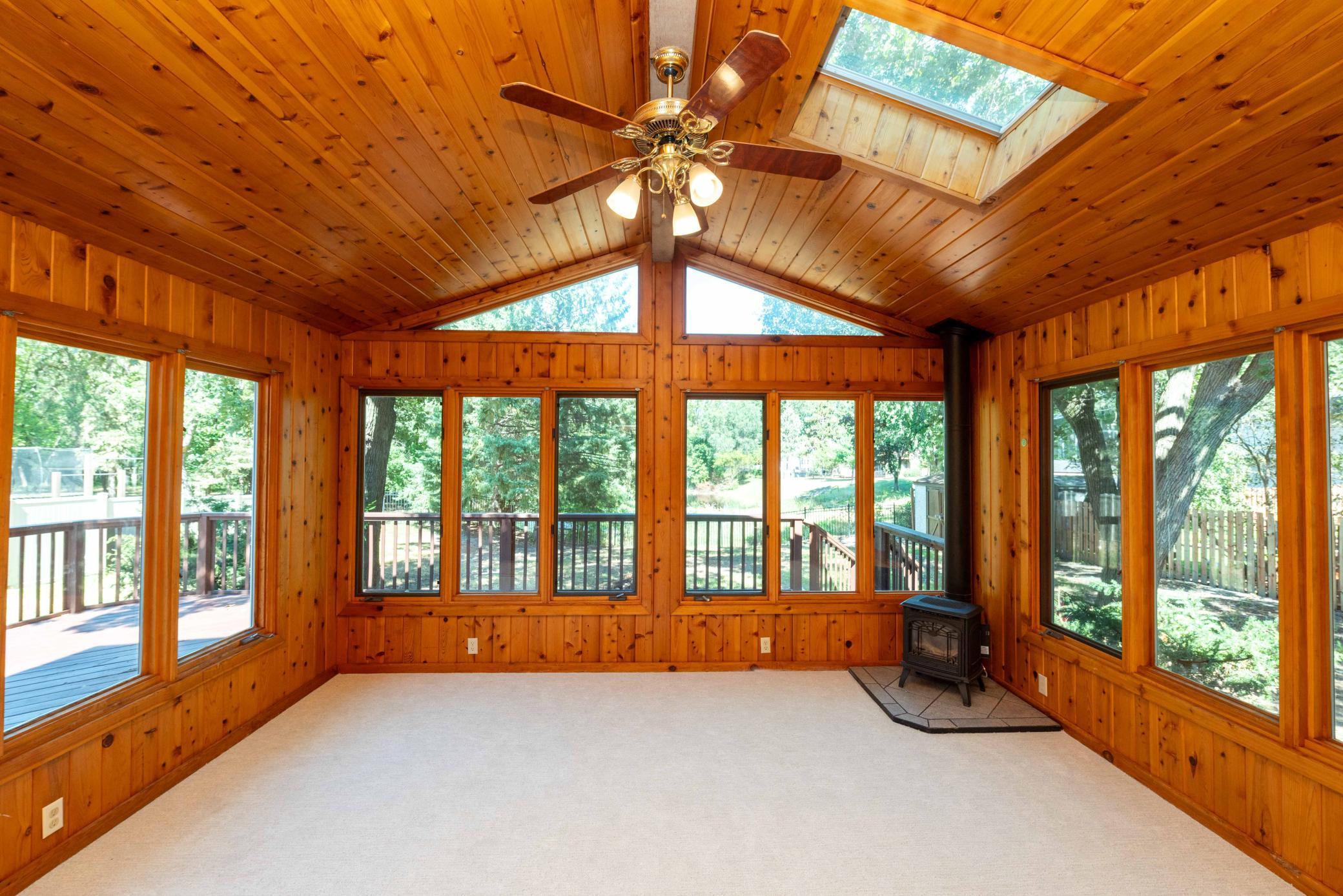 4 Season porch w/ excellent views