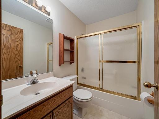 2613 Kennelly Place, Burnsville, MN 55337