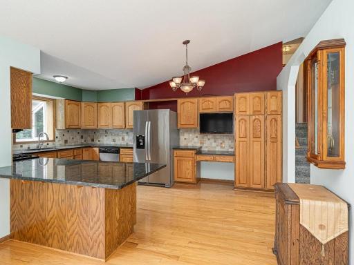 2613 Kennelly Place, Burnsville, MN 55337