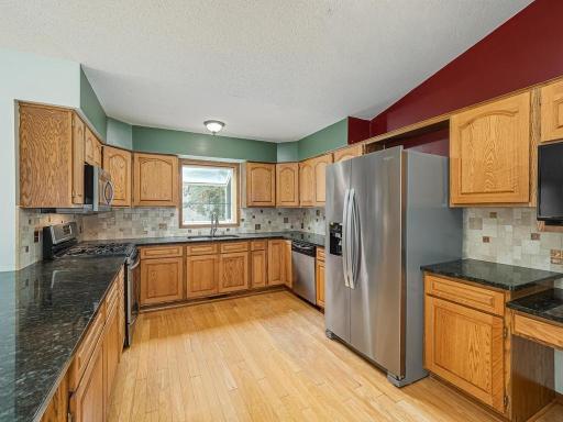2613 Kennelly Place, Burnsville, MN 55337