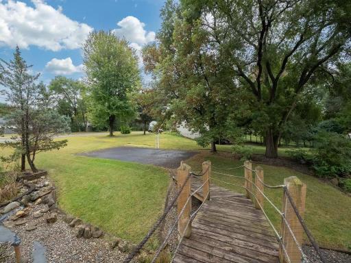 2613 Kennelly Place, Burnsville, MN 55337