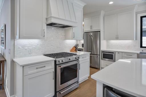 7091 Highland Court, Eden Prairie, MN 55346