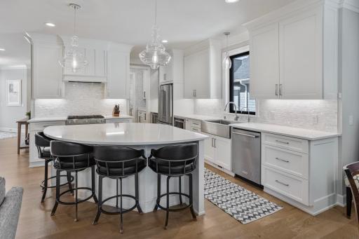 7091 Highland Court, Eden Prairie, MN 55346