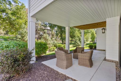 7091 Highland Court, Eden Prairie, MN 55346