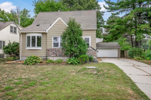 756 Mcknight Road N, Maplewood, MN 55119