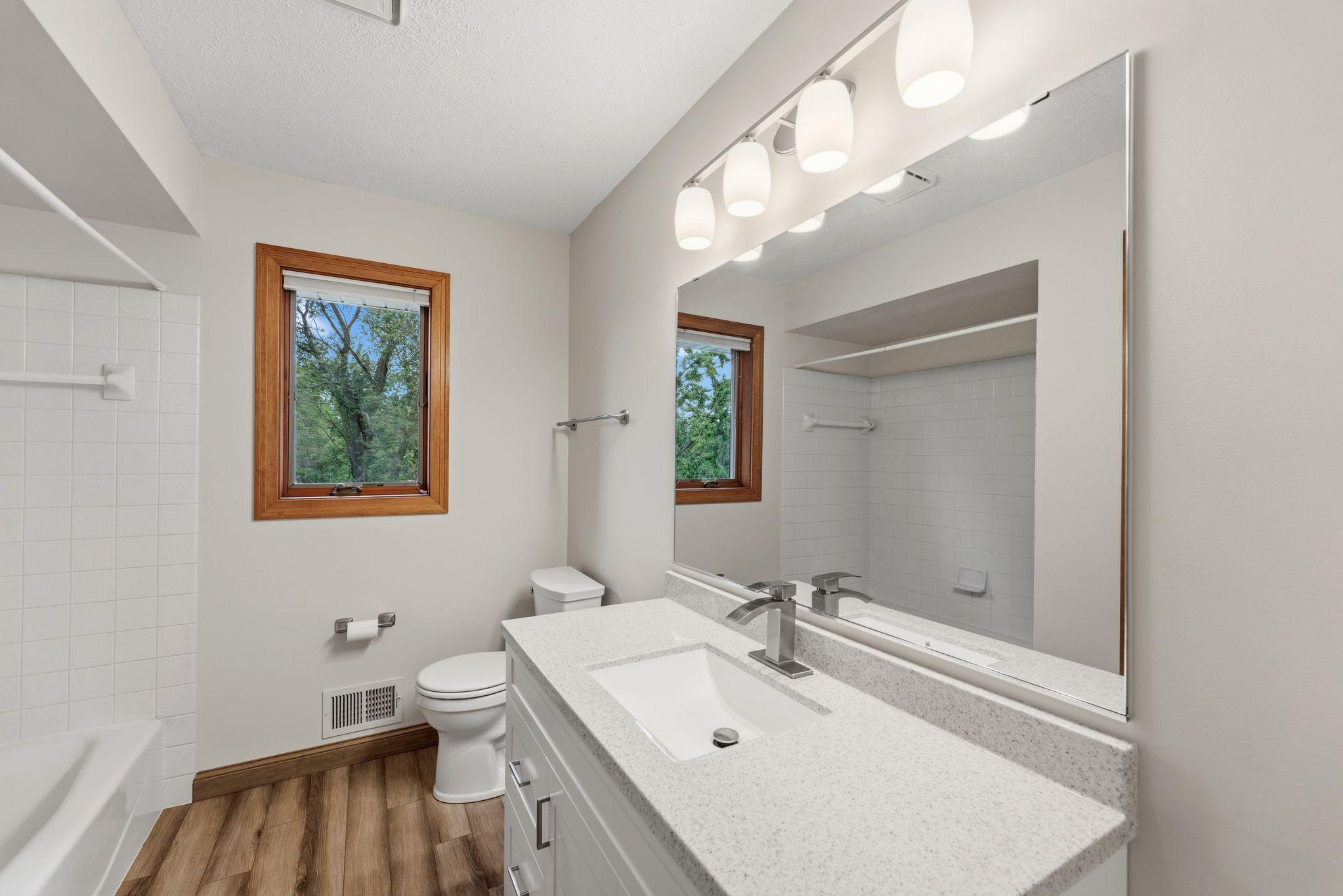 Full bathroom on upper level -- completely updated!!