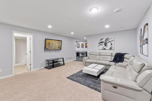 14052 Auburn Avenue, Rosemount, MN 55068