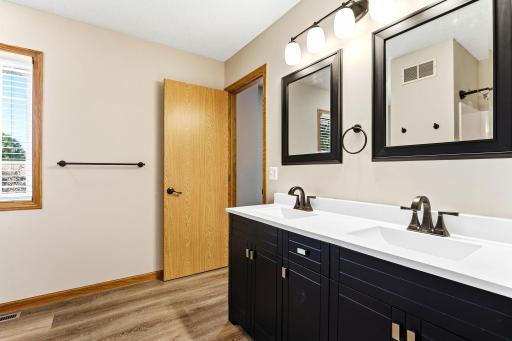 23-web-or-mls-513-Maple-Knoll-Way-NW-31.jpg