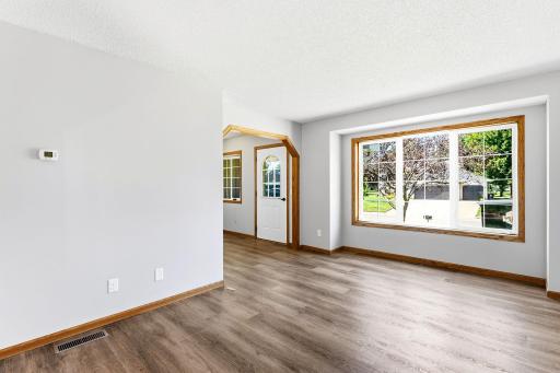7-web-or-mls-513-Maple-Knoll-Way-NW-15.jpg