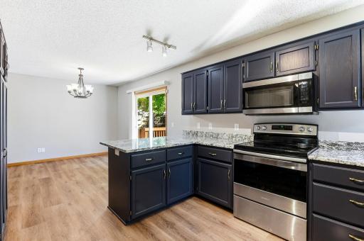 14-web-or-mls-513-Maple-Knoll-Way-NW-22.jpg