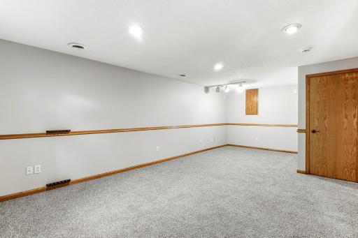 29-web-or-mls-513-Maple-Knoll-Way-NW-37.jpg