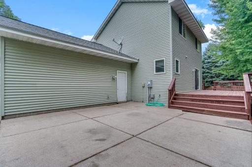 35-web-or-mls-513-Maple-Knoll-Way_Exterior-08.jpg