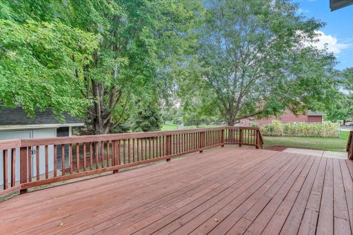 34-web-or-mls-513-Maple-Knoll-Way_Exterior-07.jpg